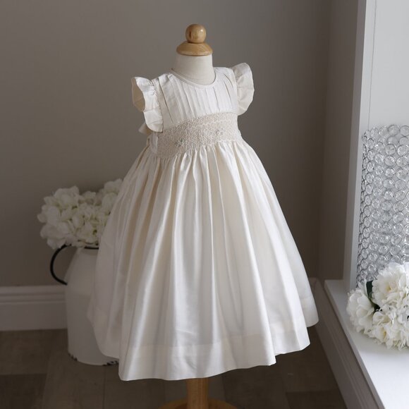 Ivory Silk Smocked Dress French Tuck Pleat Embroidery 24 Month PERFECT LIKE NEW - Picture 1 of 4